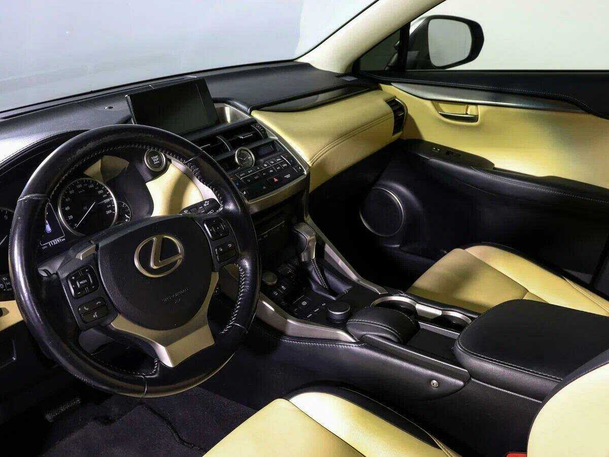 Б/У Лексус Н-Икс 2015 года. Фото: #13