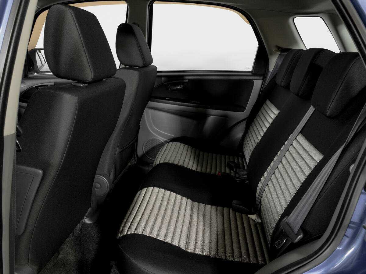 Б/У Сузуки С-Икс4 2011 года. Фото: #9