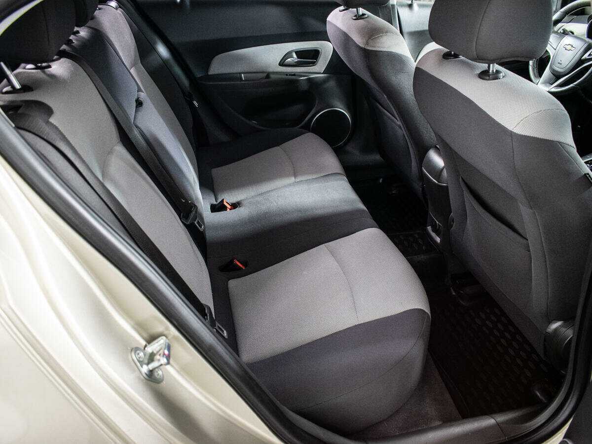 Б/У Шевроле Круз 2010 года. Фото: #9