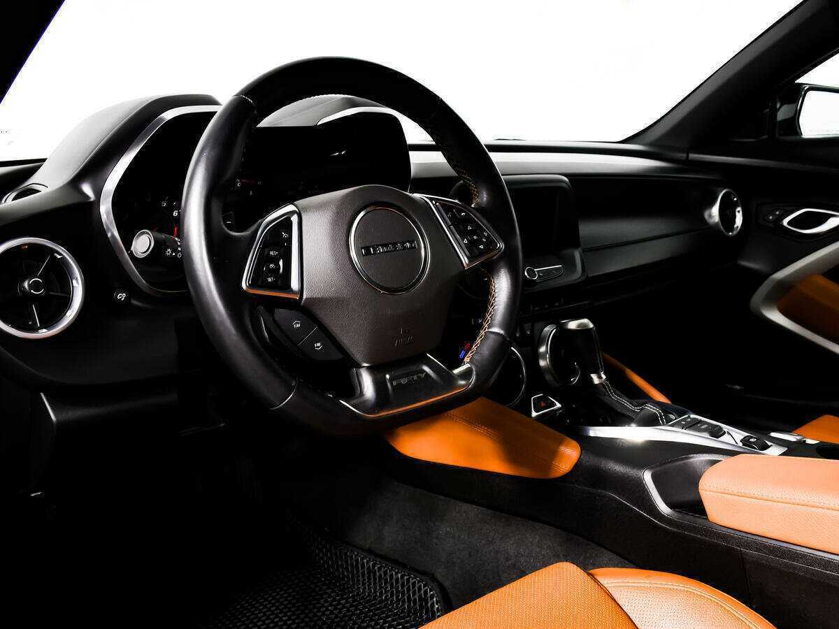 Б/У Шевроле Камаро 2019 года. Фото: #12