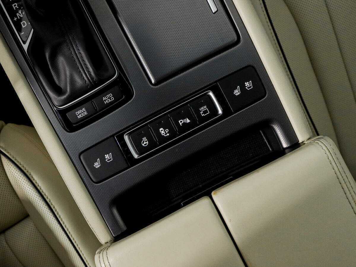 Б/У Хендай Генезис 2015 года. Фото: #9