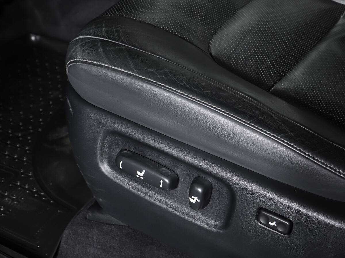 Б/У Тойота Лэнд Крузер 2021 года. Фото: #16