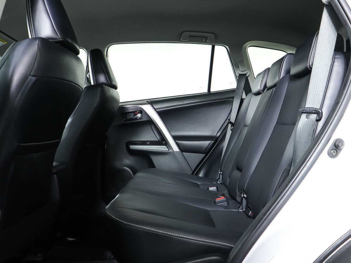 Б/У Тойота Рав4 2018 года. Фото: #8