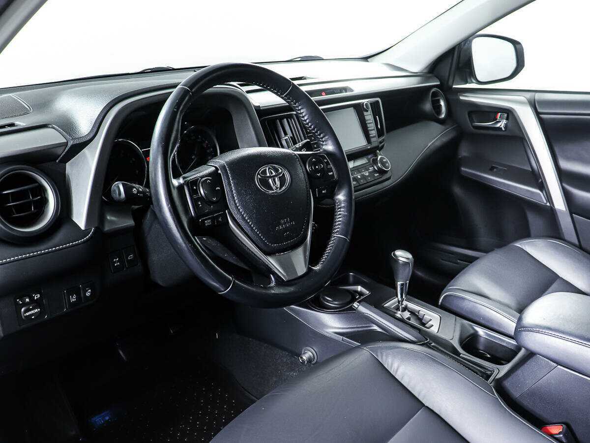 Б/У Тойота Рав4 2018 года. Фото: #11