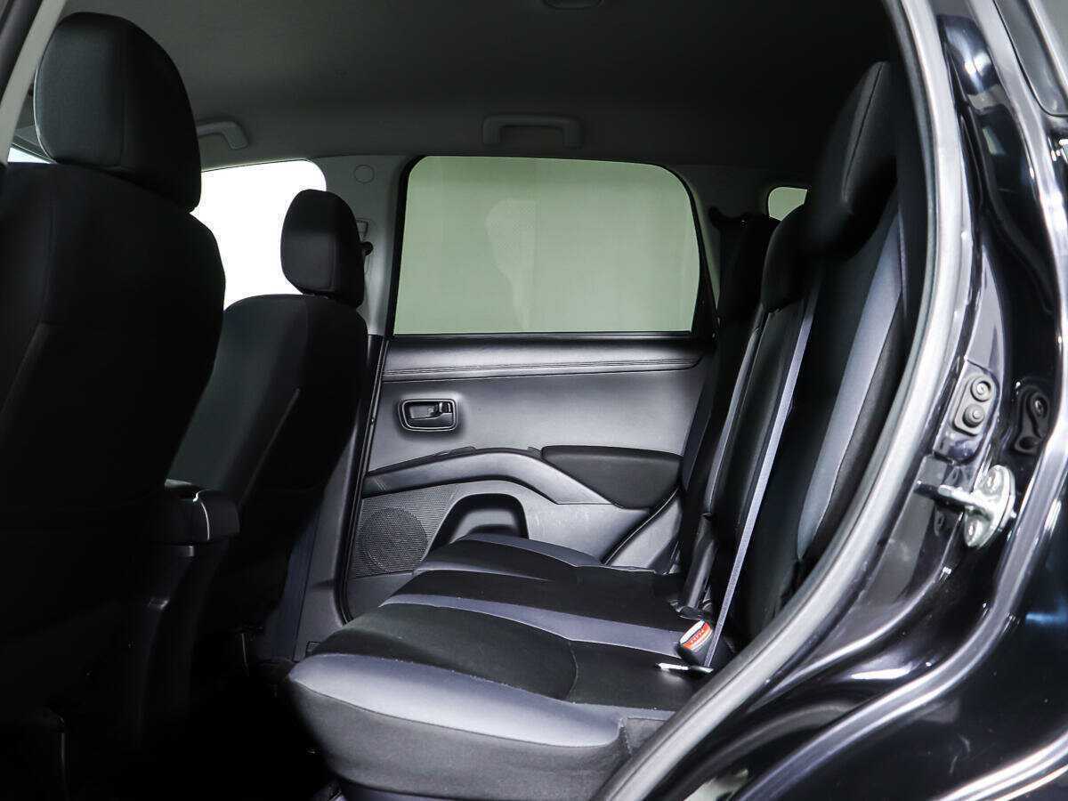 Б/У Митсубиши Оутлэндер 2011 года. Фото: #8