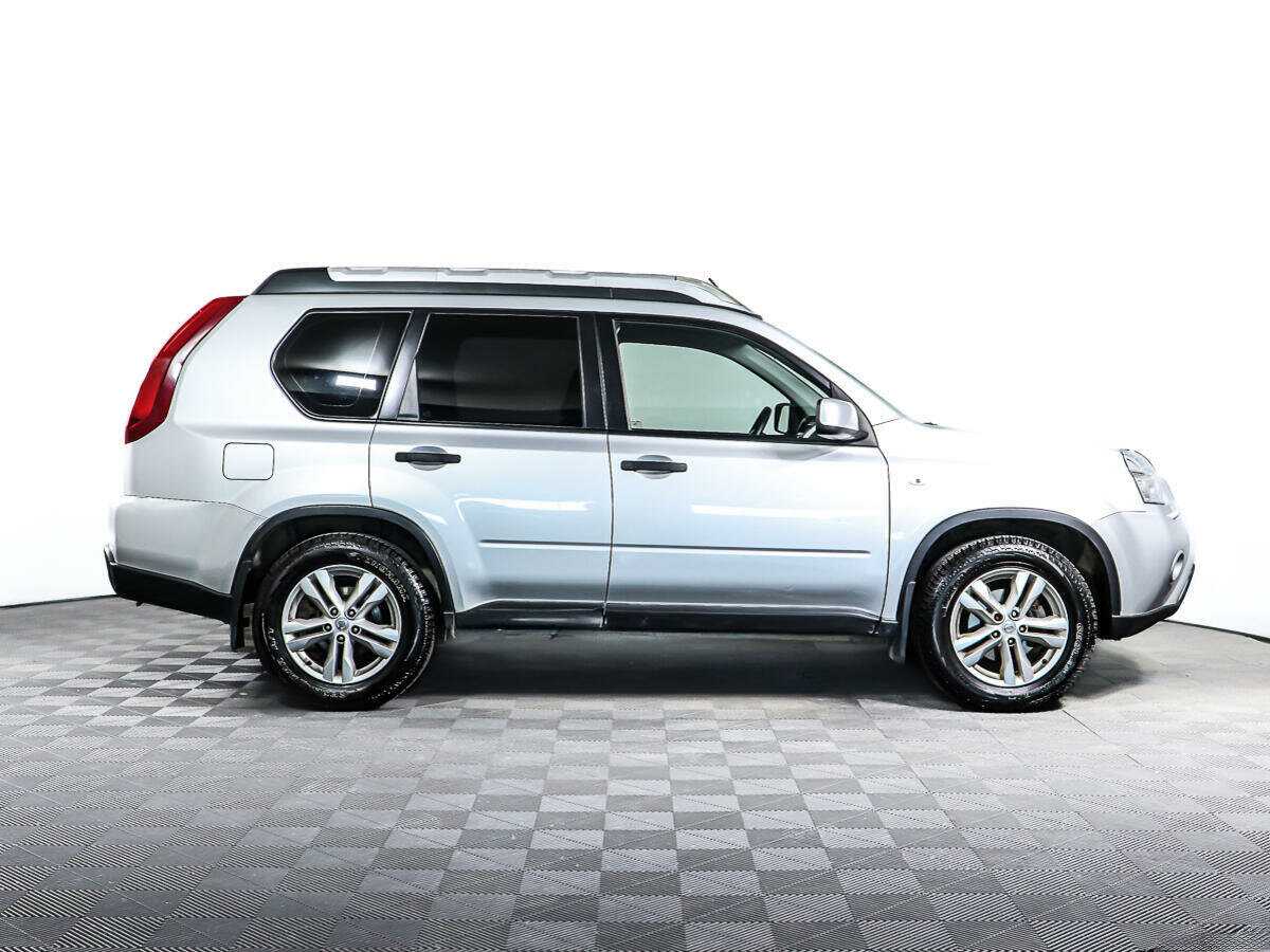 Б/У Ниссан Икс-Трейл 2013 года. Фото: #2