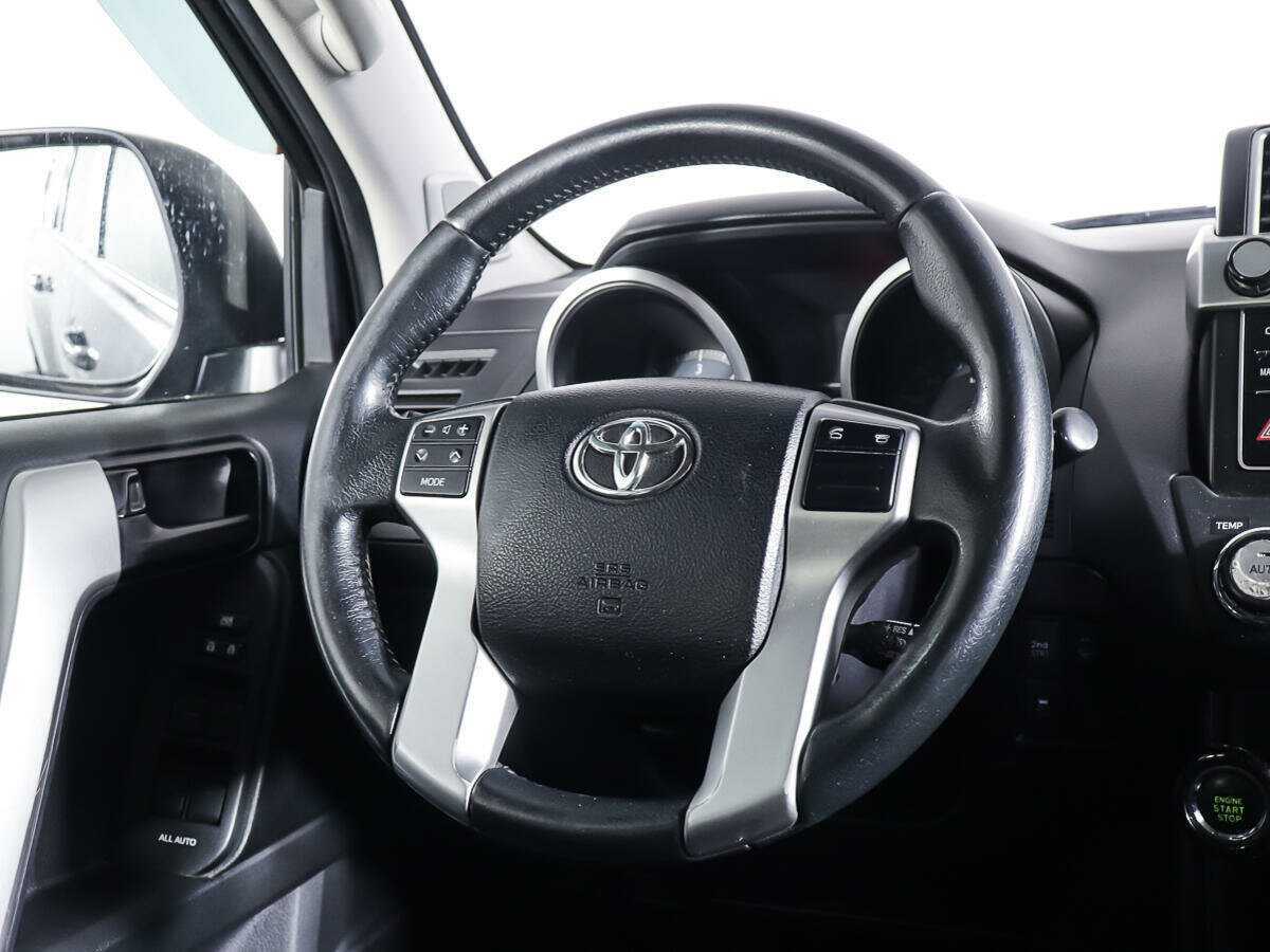 Б/У Тойота Лэнд Крузер Прадо 2017 года. Фото: #13