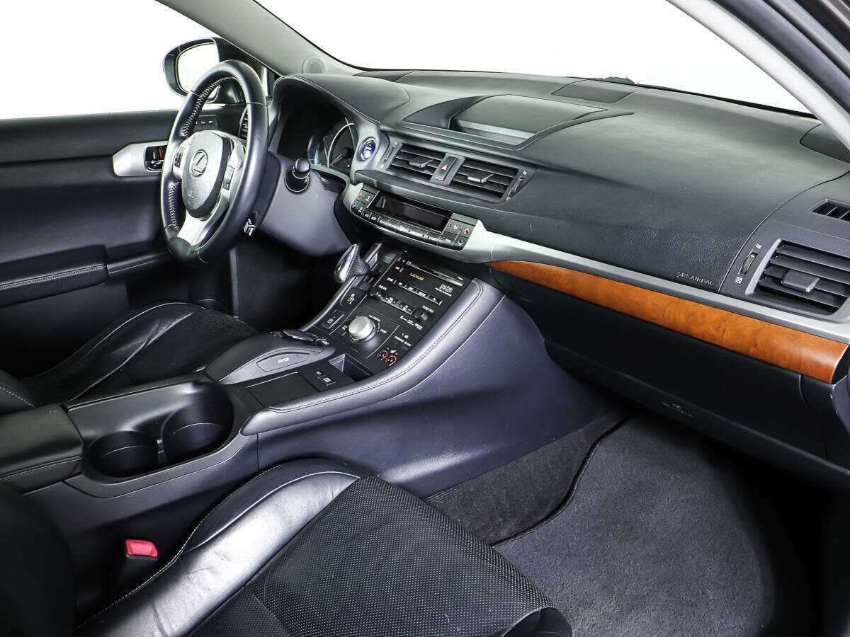 Б/У Лексус КТ 2011 года. Фото: #7