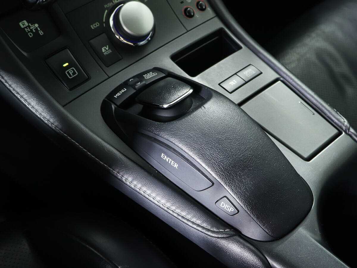 Б/У Лексус КТ 2011 года. Фото: #18