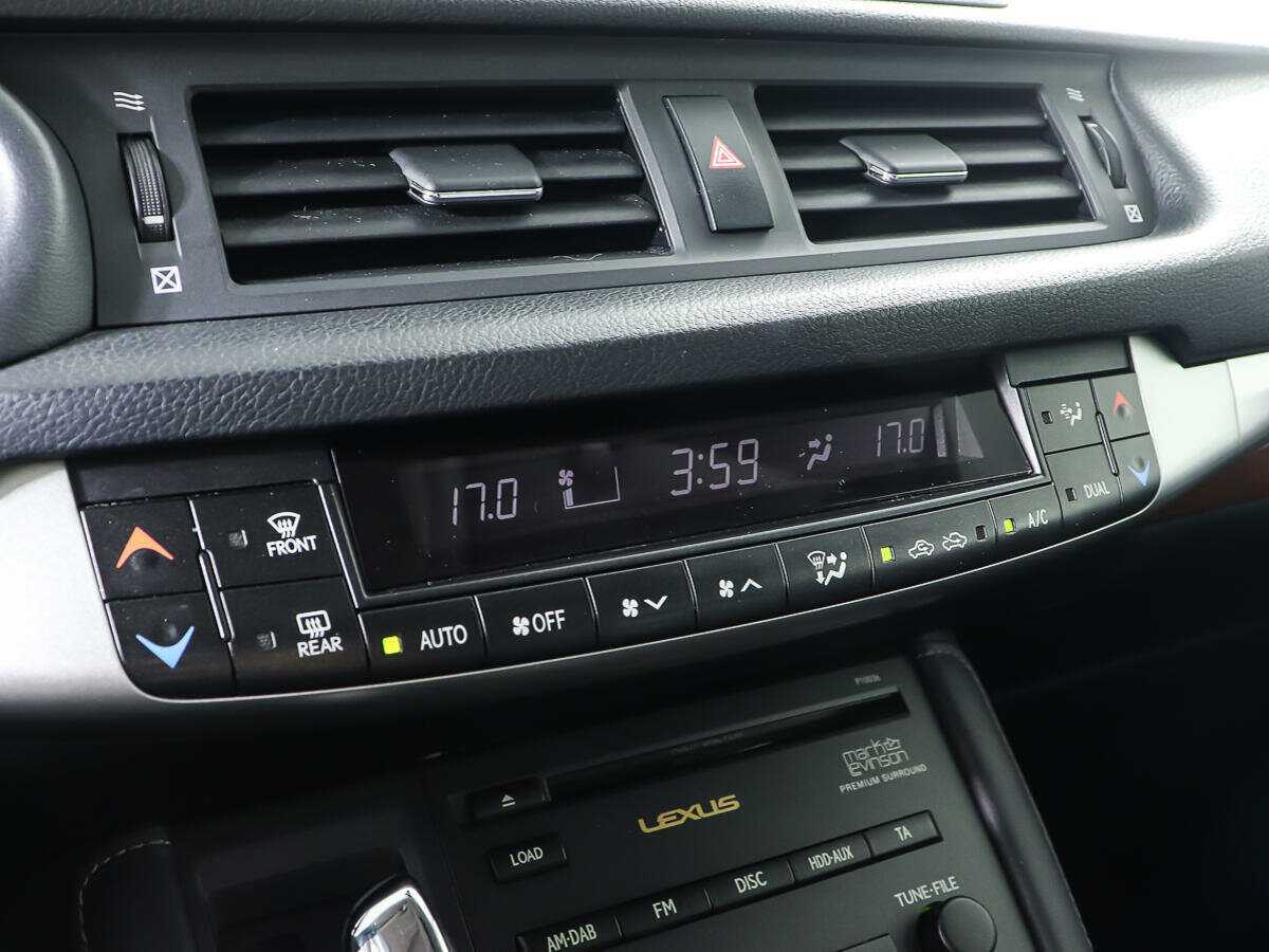 Б/У Лексус КТ 2011 года. Фото: #19