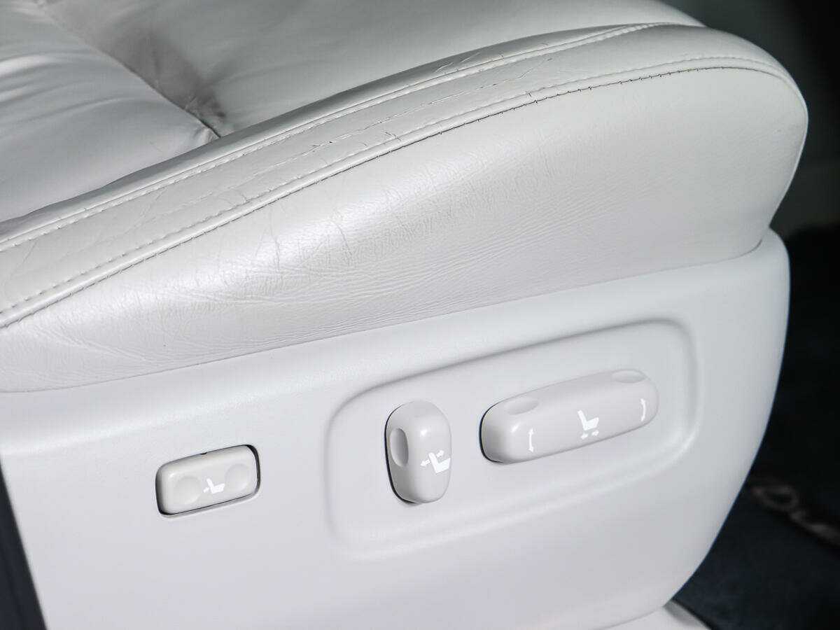 Б/У Лексус Р-Икс 2008 года. Фото: #16