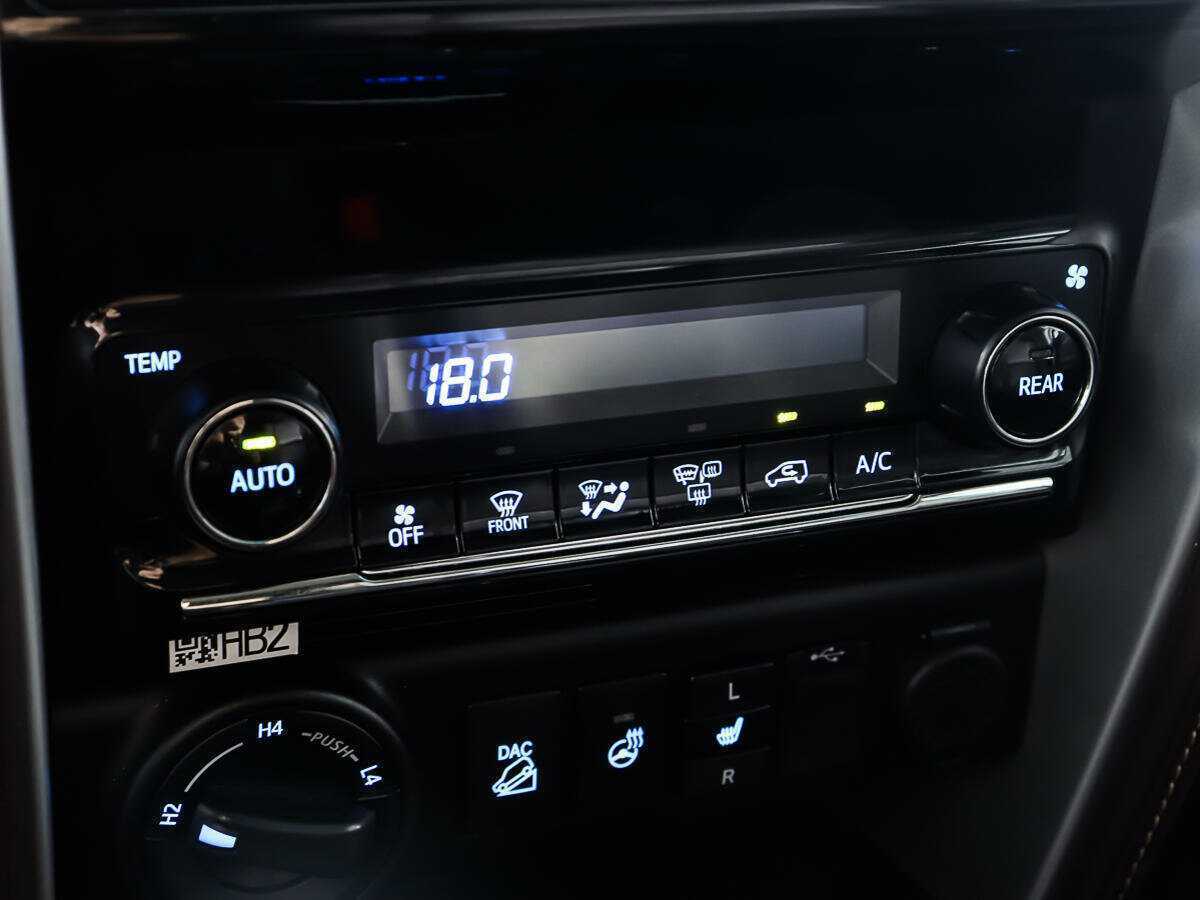 Б/У Тойота Фортюнер 2017 года. Фото: #17