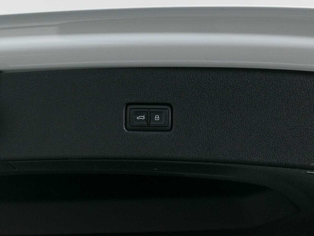 Б/У Ауди К8 2019 года. Фото: #8