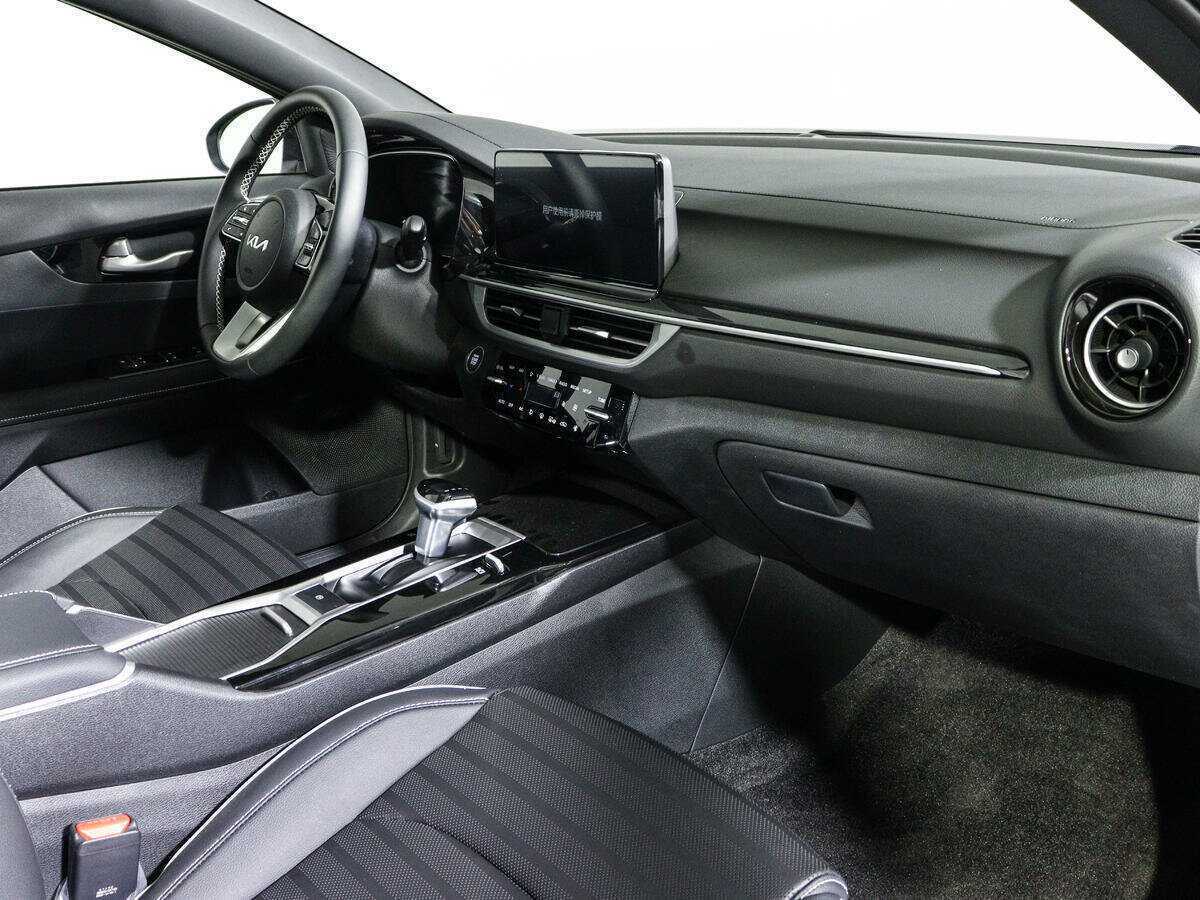 Б/У Киа К3 2022 года. Фото: #8