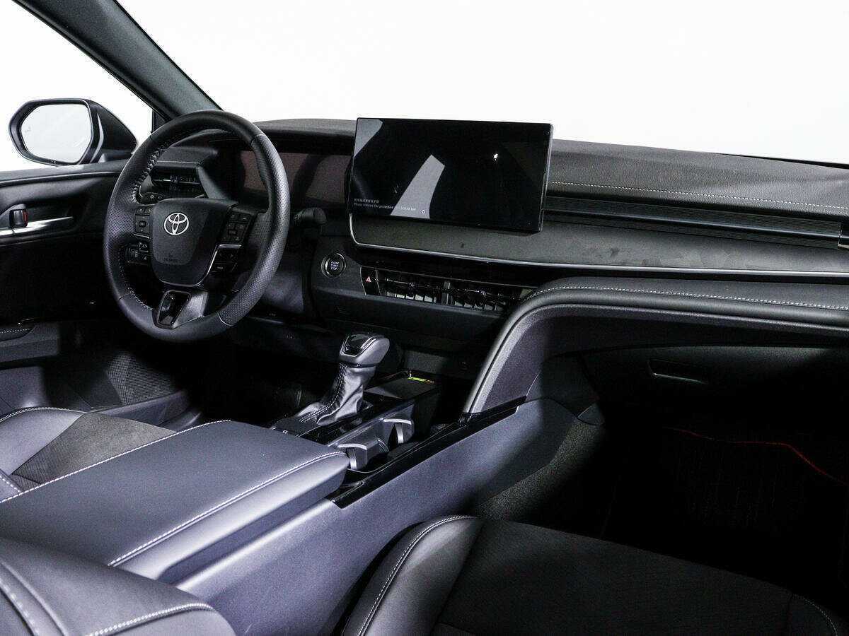 Б/У Тойота Камри 2024 года. Фото: #11