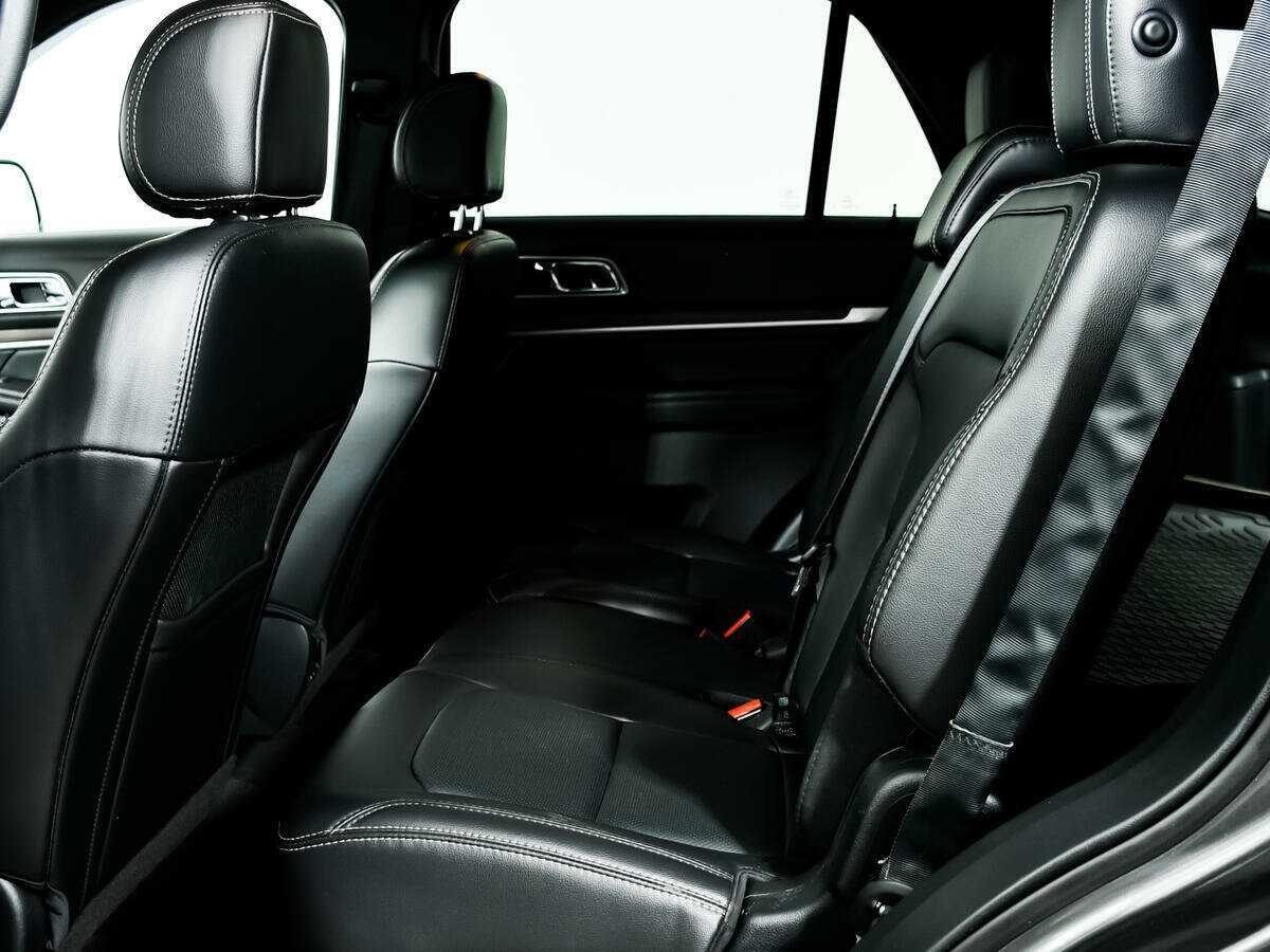 Б/У Форд Експлорер 2017 года. Фото: #9