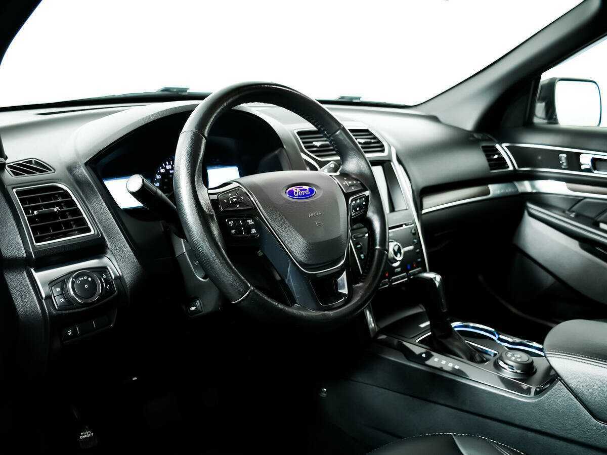 Б/У Форд Експлорер 2017 года. Фото: #11