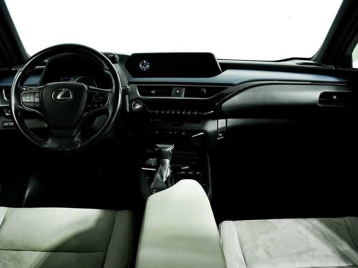 Б/У Лексус У-Икс 2019 года. Фото: #10