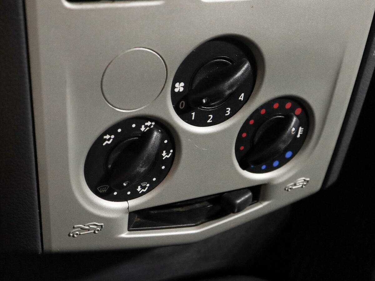 Б/У Рено Логан 2008 года. Фото: #14