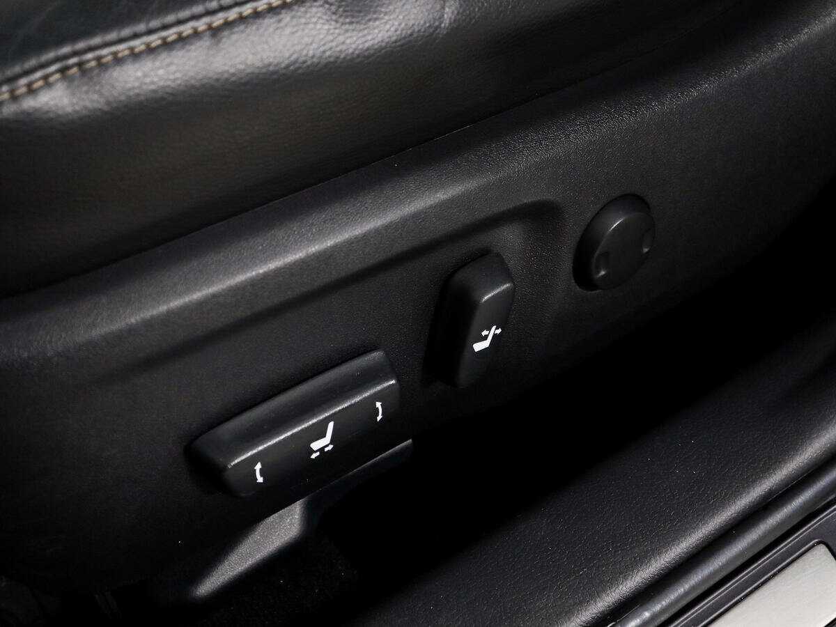 Б/У Тойота Камри 2016 года. Фото: #9