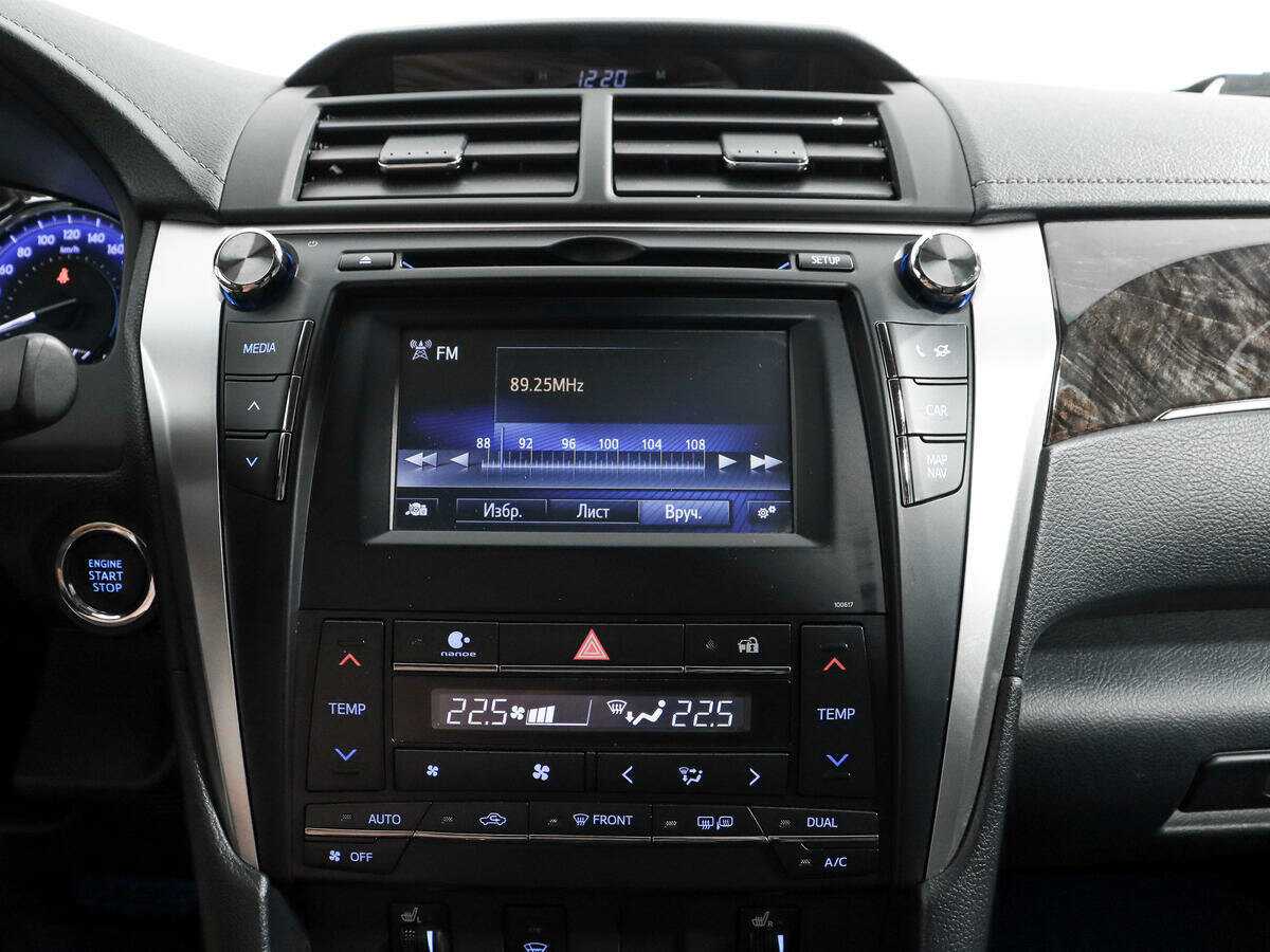 Б/У Тойота Камри 2016 года. Фото: #14