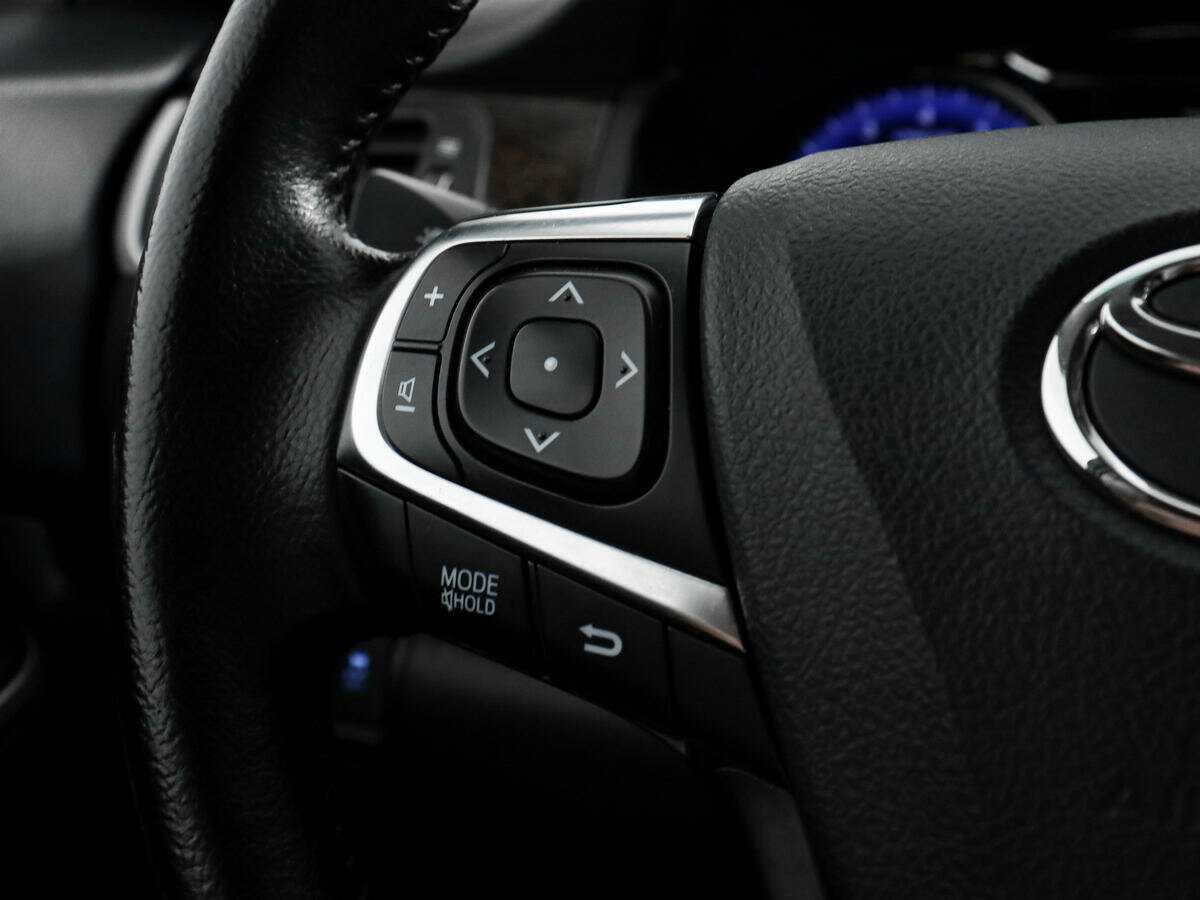 Б/У Тойота Камри 2016 года. Фото: #15