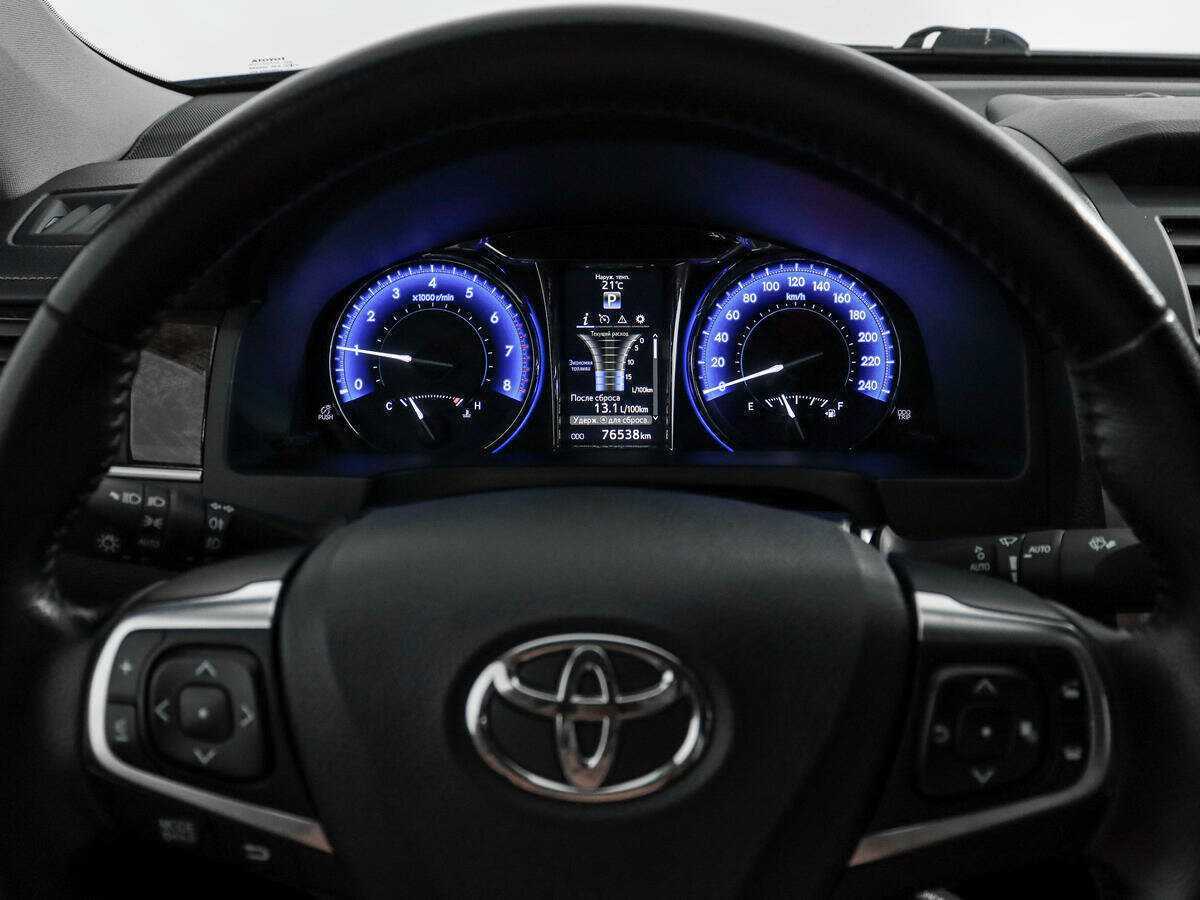 Б/У Тойота Камри 2016 года. Фото: #18