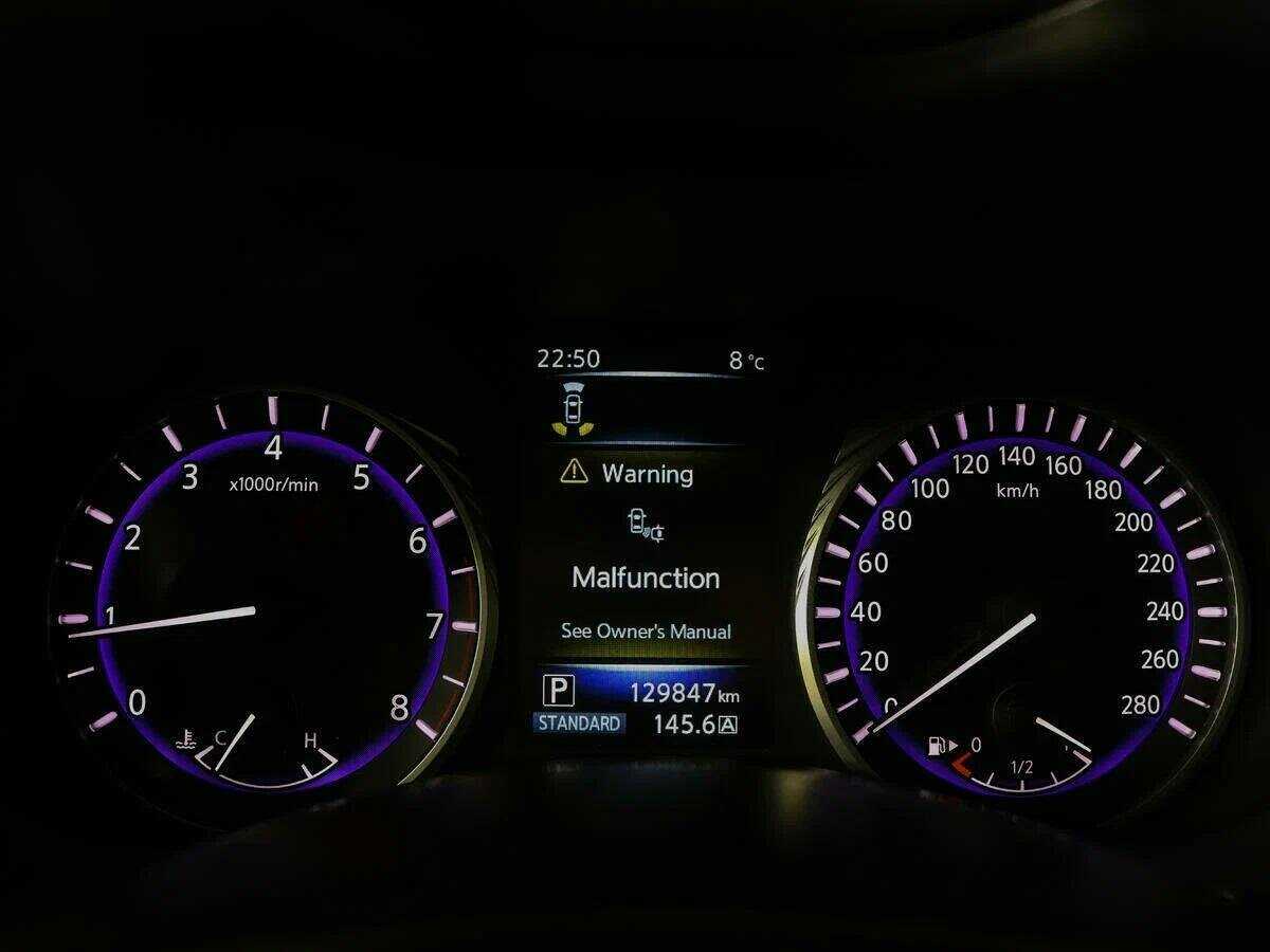 Б/У Инфинити К50 2014 года. Фото: #10