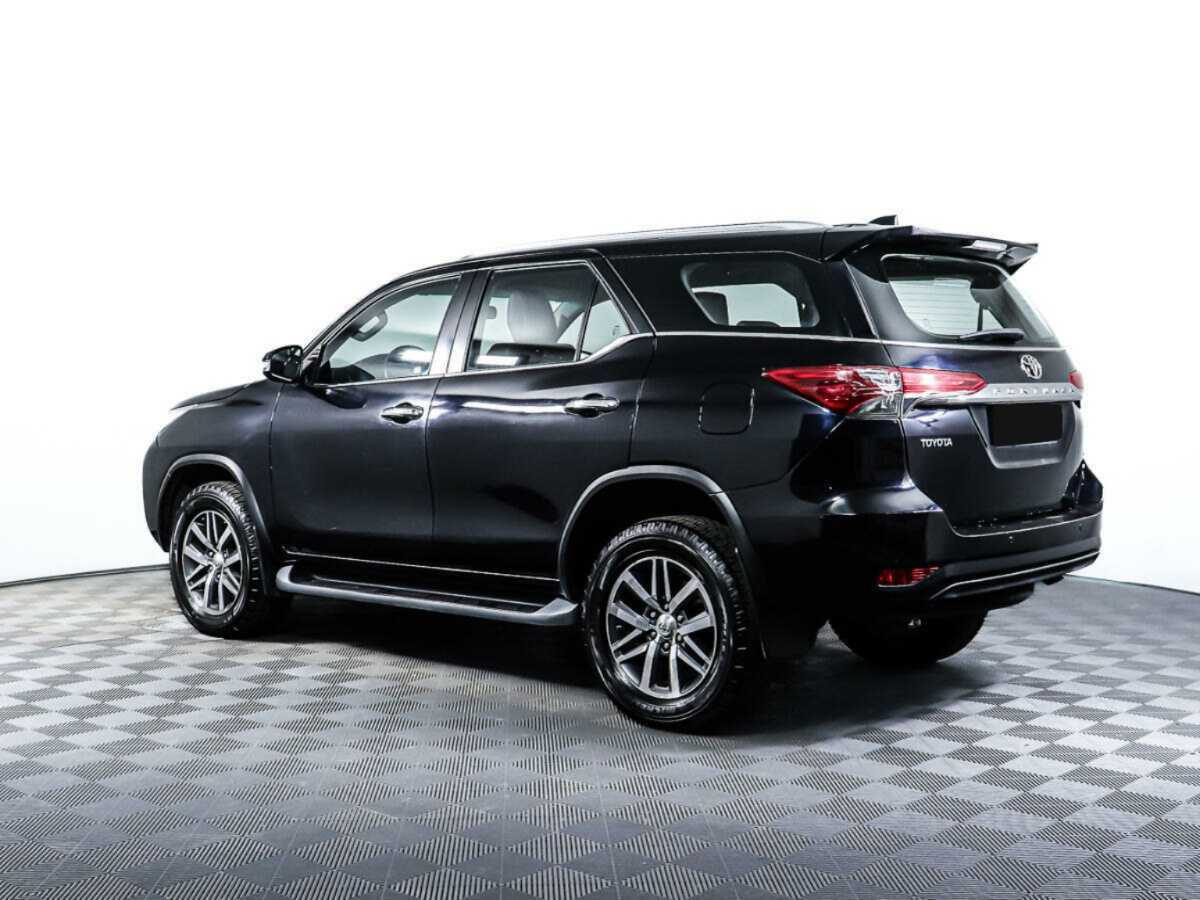 Б/У Тойота Фортюнер 2018 года. Фото: #4