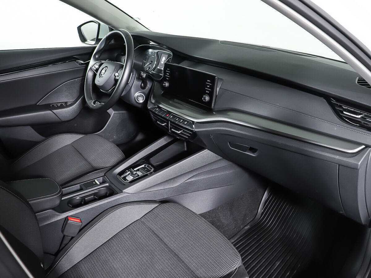 Б/У Шкода Октавия 2021 года. Фото: #8