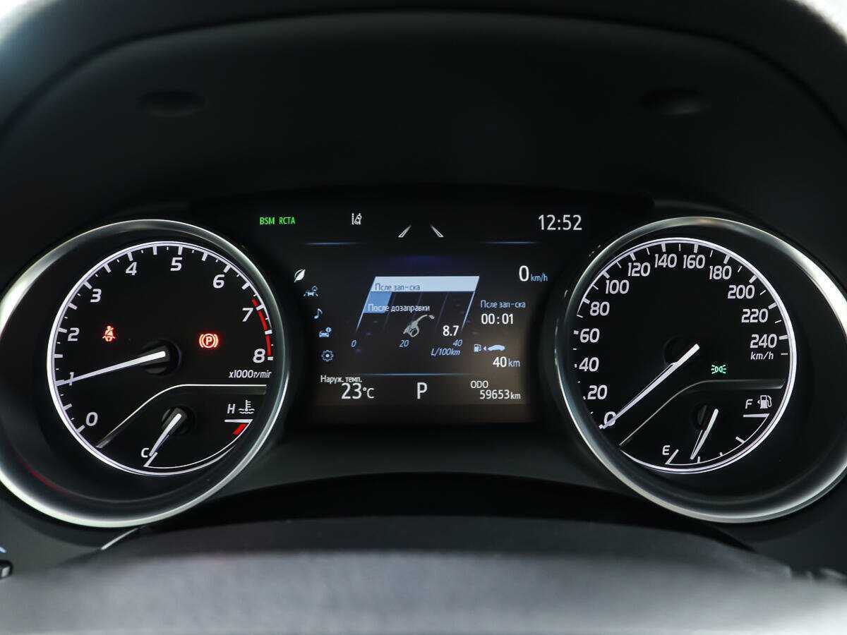 Б/У Тойота Камри 2022 года. Фото: #12