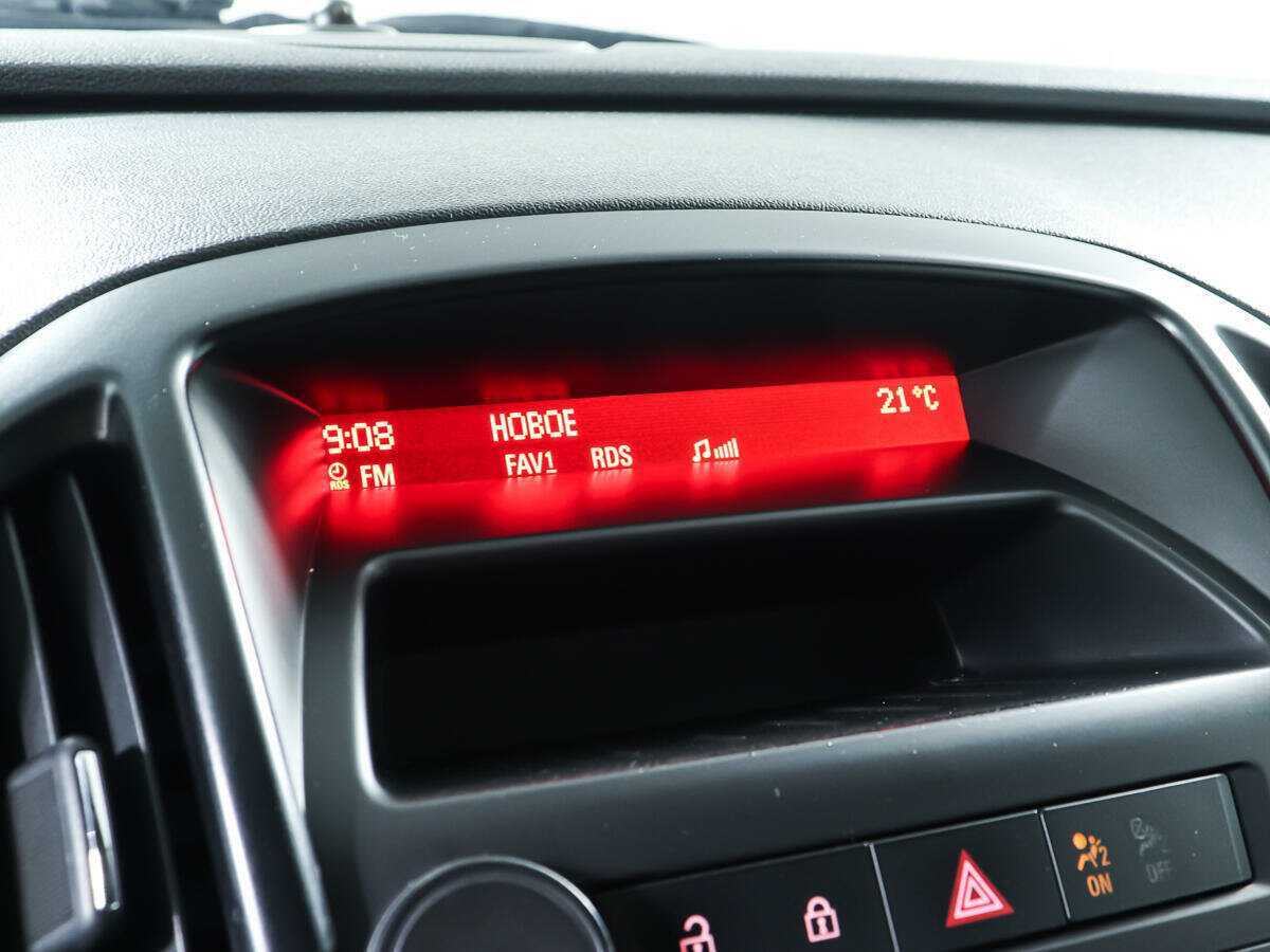 Б/У Опель Астра 2011 года. Фото: #17