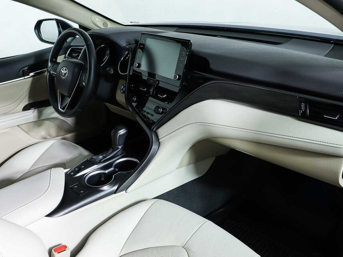 Б/У Тойота Камри 2021 года. Фото: #7