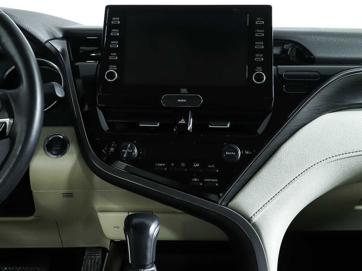 Б/У Тойота Камри 2021 года. Фото: #10