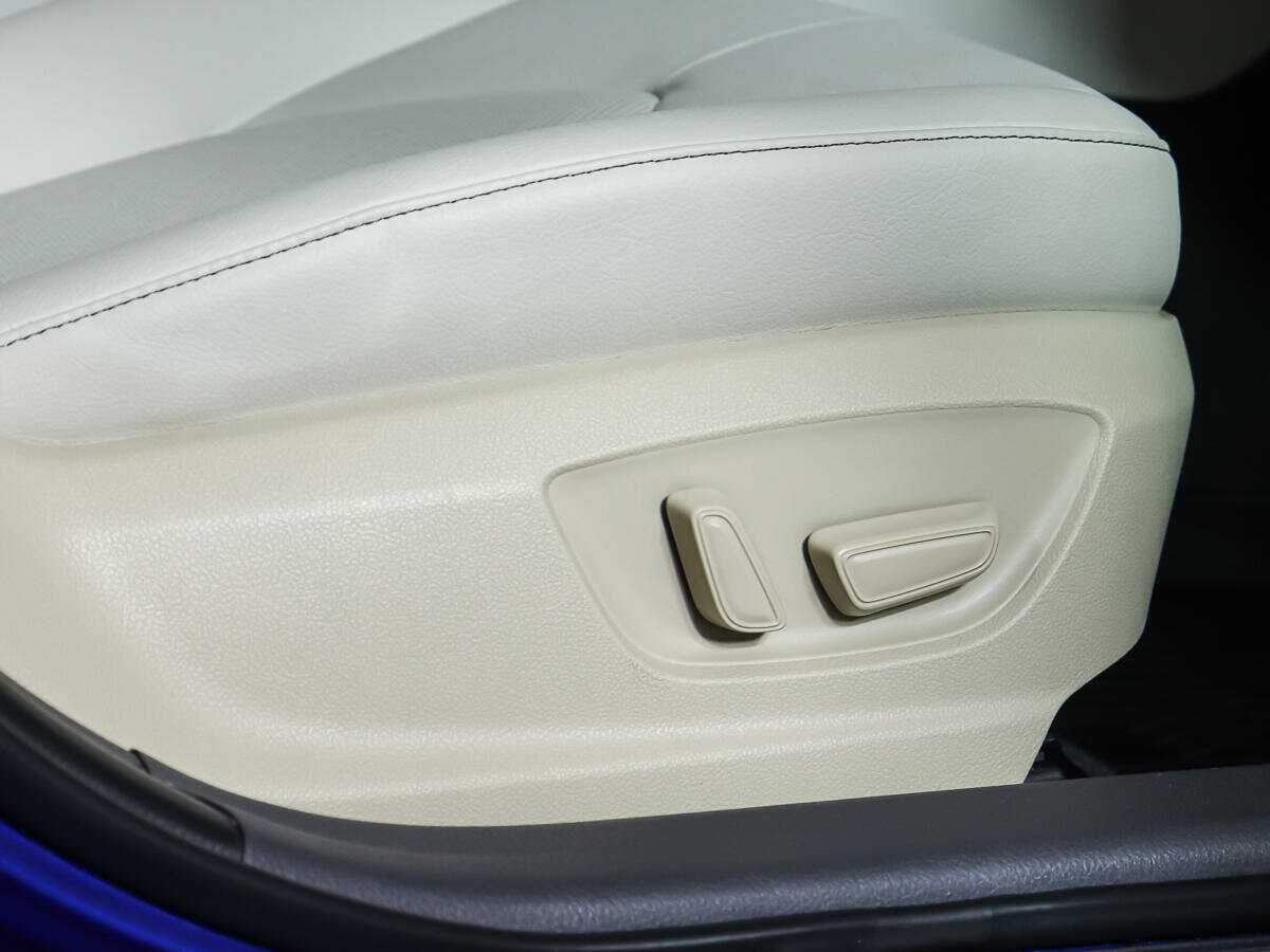 Б/У Тойота Камри 2021 года. Фото: #14