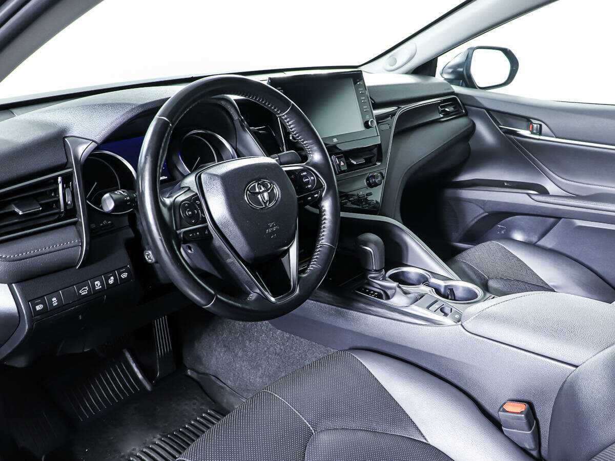 Б/У Тойота Камри 2021 года. Фото: #11