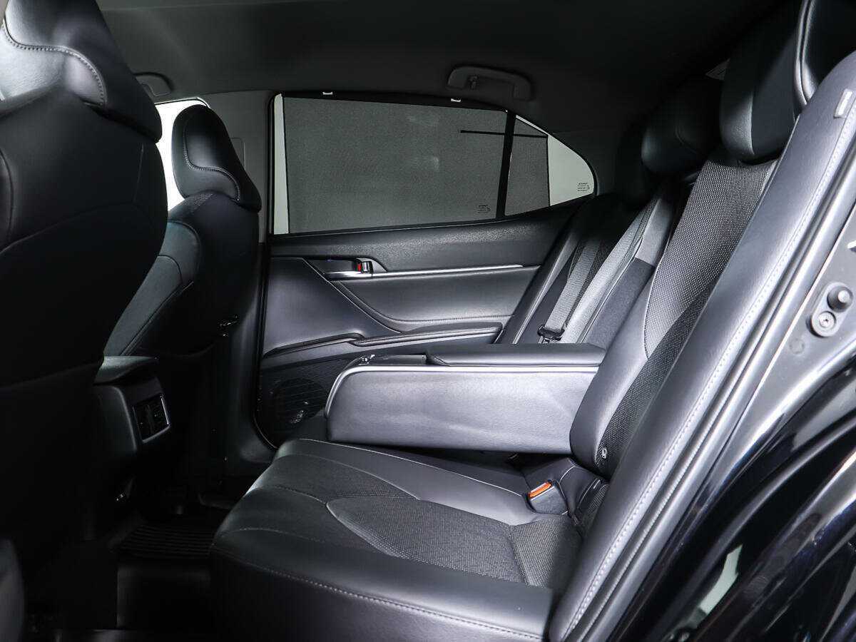 Б/У Тойота Камри 2021 года. Фото: #14