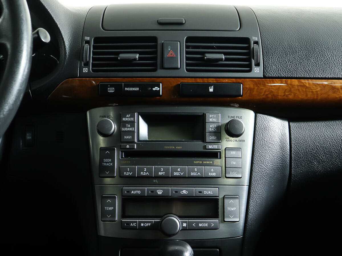 Б/У Тойота Авенсис 2007 года. Фото: #10