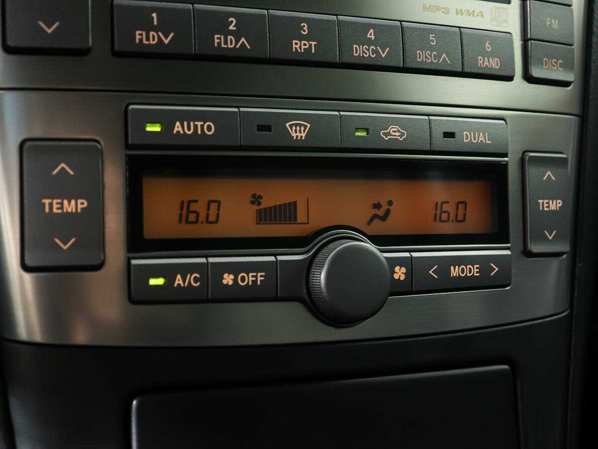 Б/У Тойота Авенсис 2007 года. Фото: #16