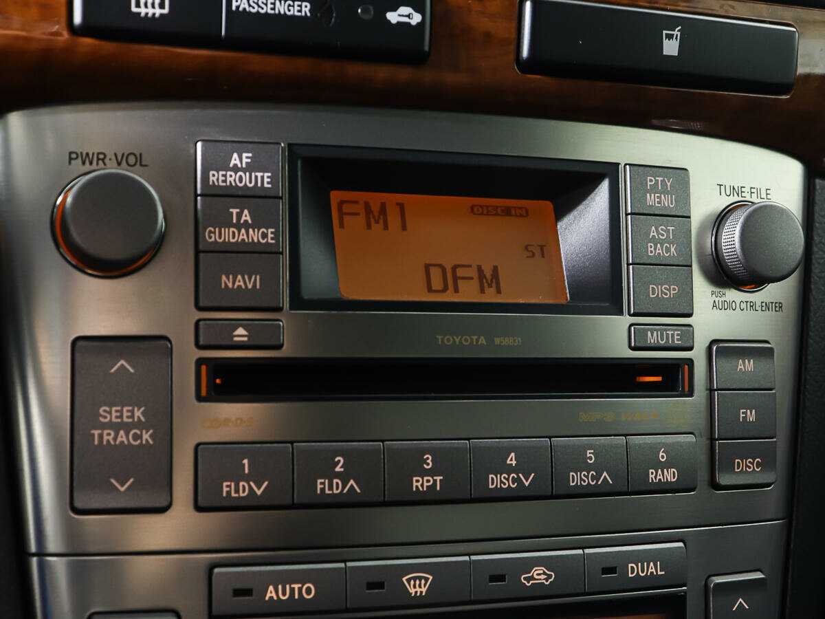 Б/У Тойота Авенсис 2007 года. Фото: #17