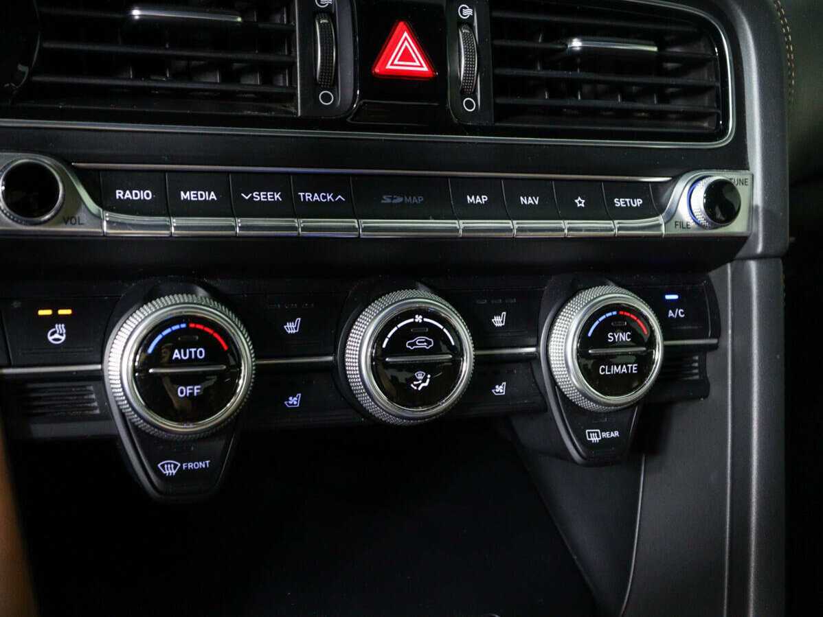 Б/У Генезис Г70 2018 года. Фото: #28