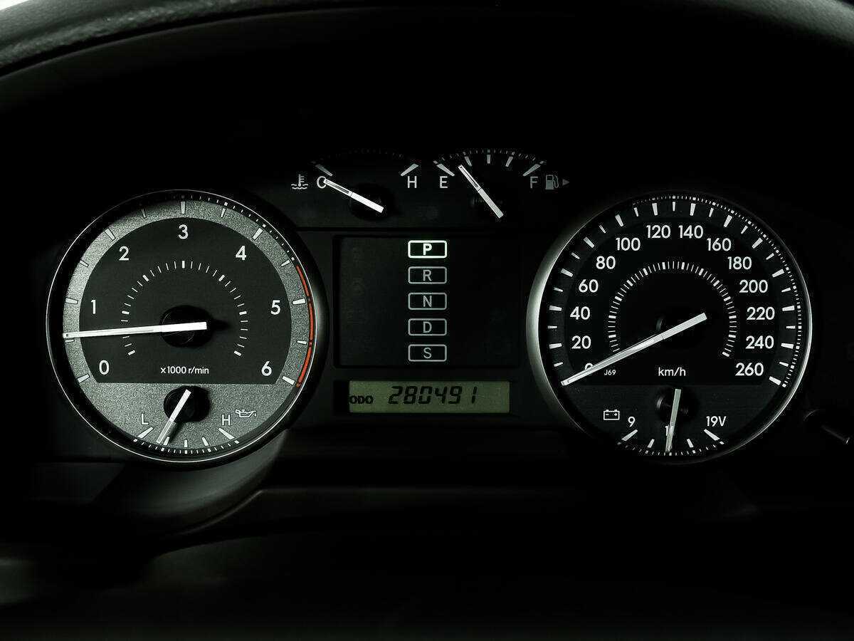 Б/У Тойота Лэнд Крузер 2011 года. Фото: #7