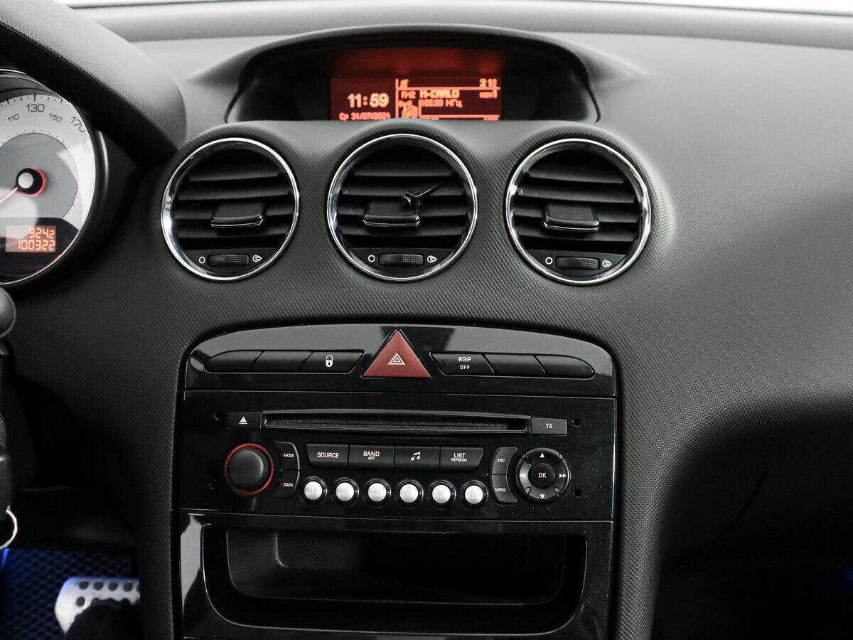 Б/У Пежо 308 2012 года. Фото: #15