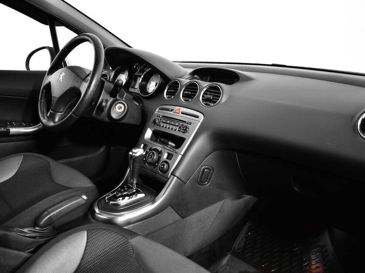 Б/У Пежо 308 2010 года. Фото: #8