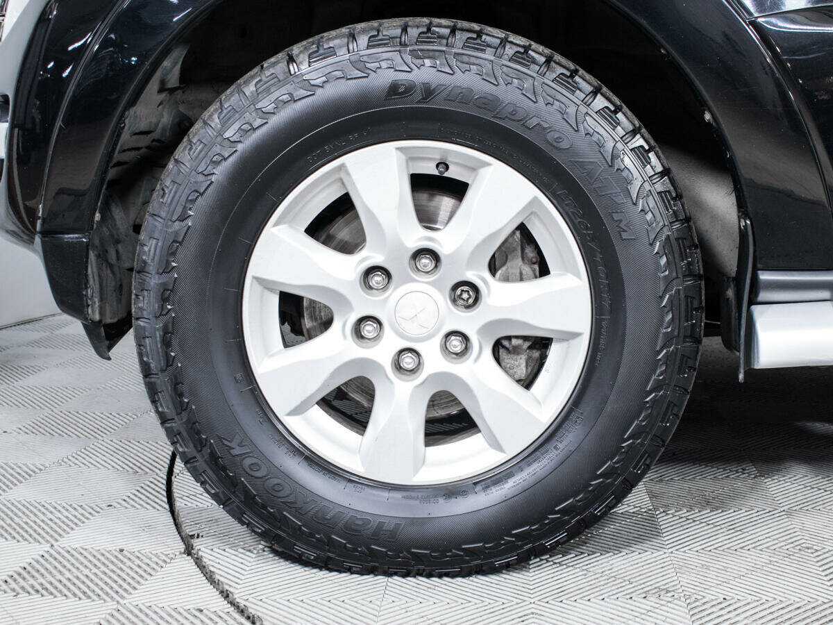 Б/У Митсубиши Паджеро 2014 года. Фото: #12