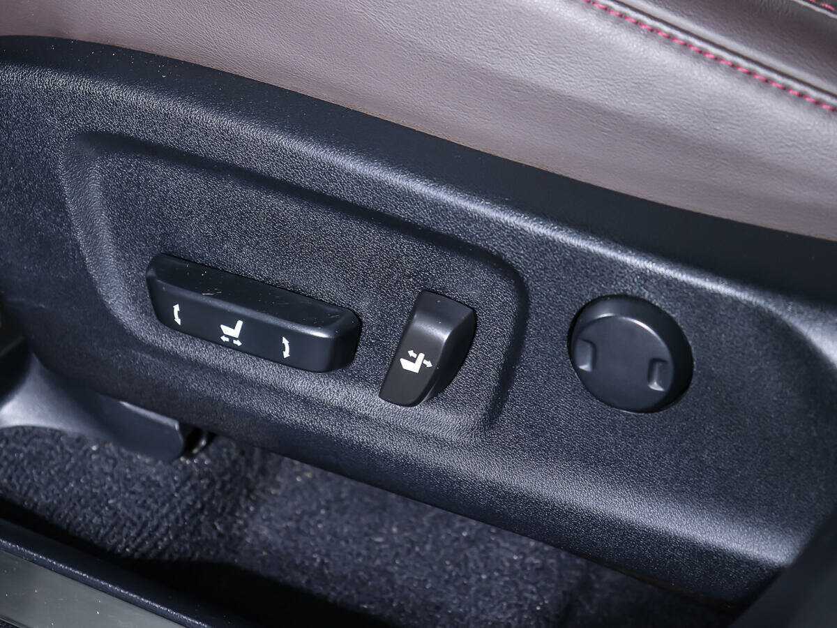 Б/У Лексус Р-Икс 2019 года. Фото: #15