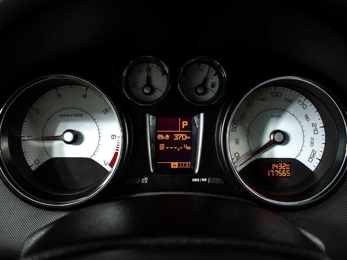 Б/У Пежо 308 2010 года. Фото: #11