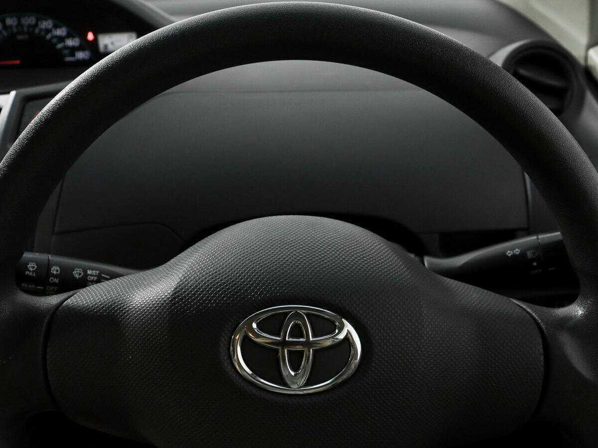 Б/У Тойота Витз 2005 года. Фото: #13