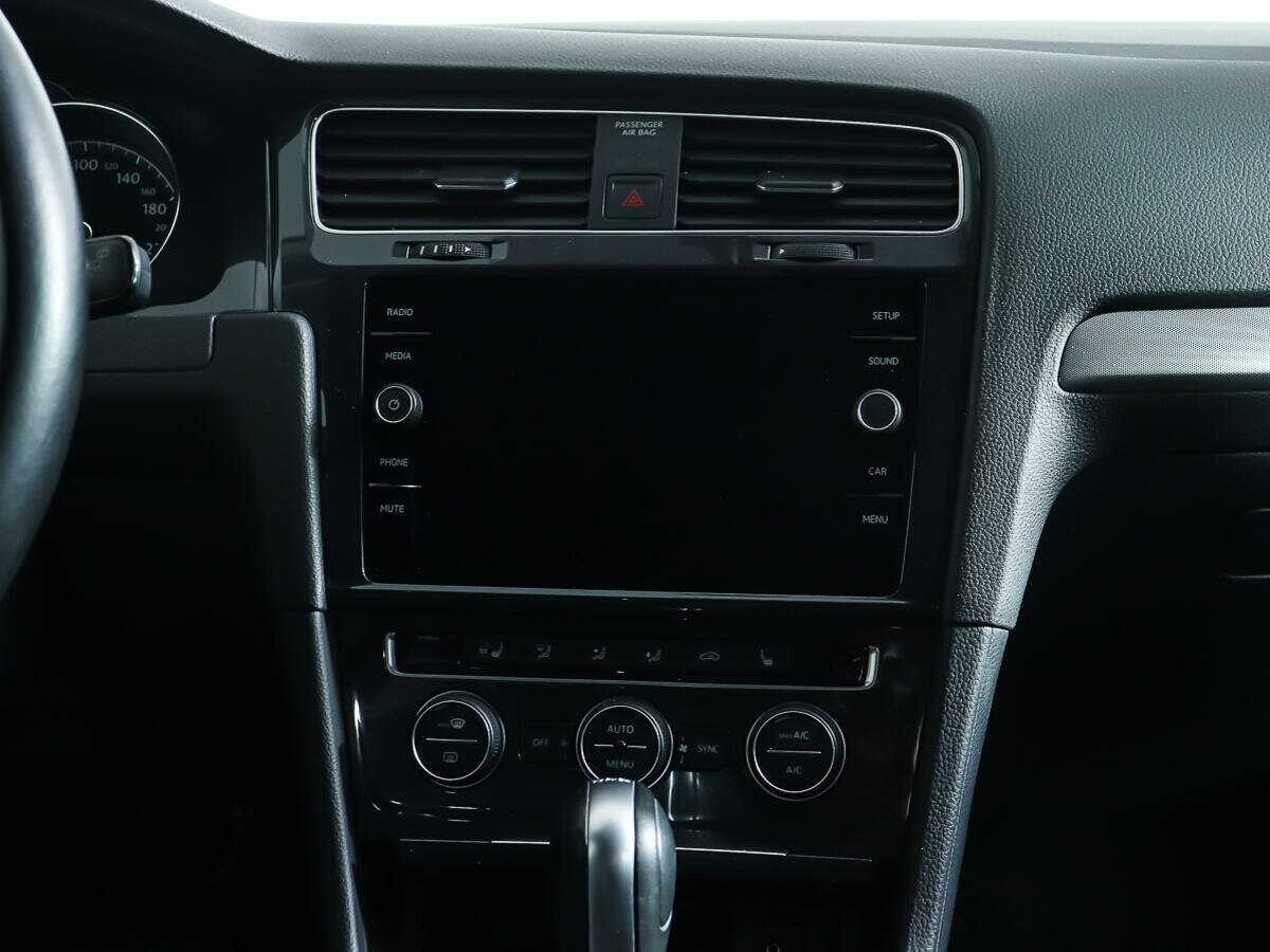 Б/У Фольксваген Гольф 2018 года. Фото: #12