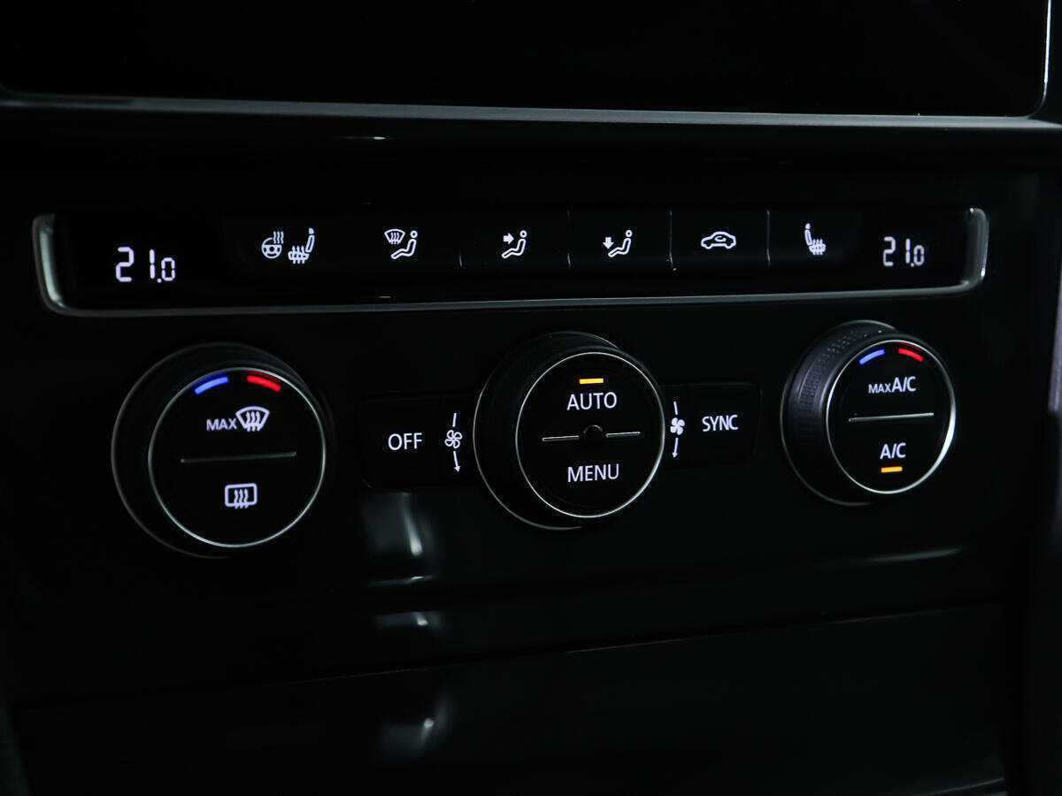 Б/У Фольксваген Гольф 2018 года. Фото: #18